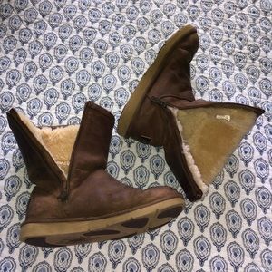 UGG leather boots with zipper